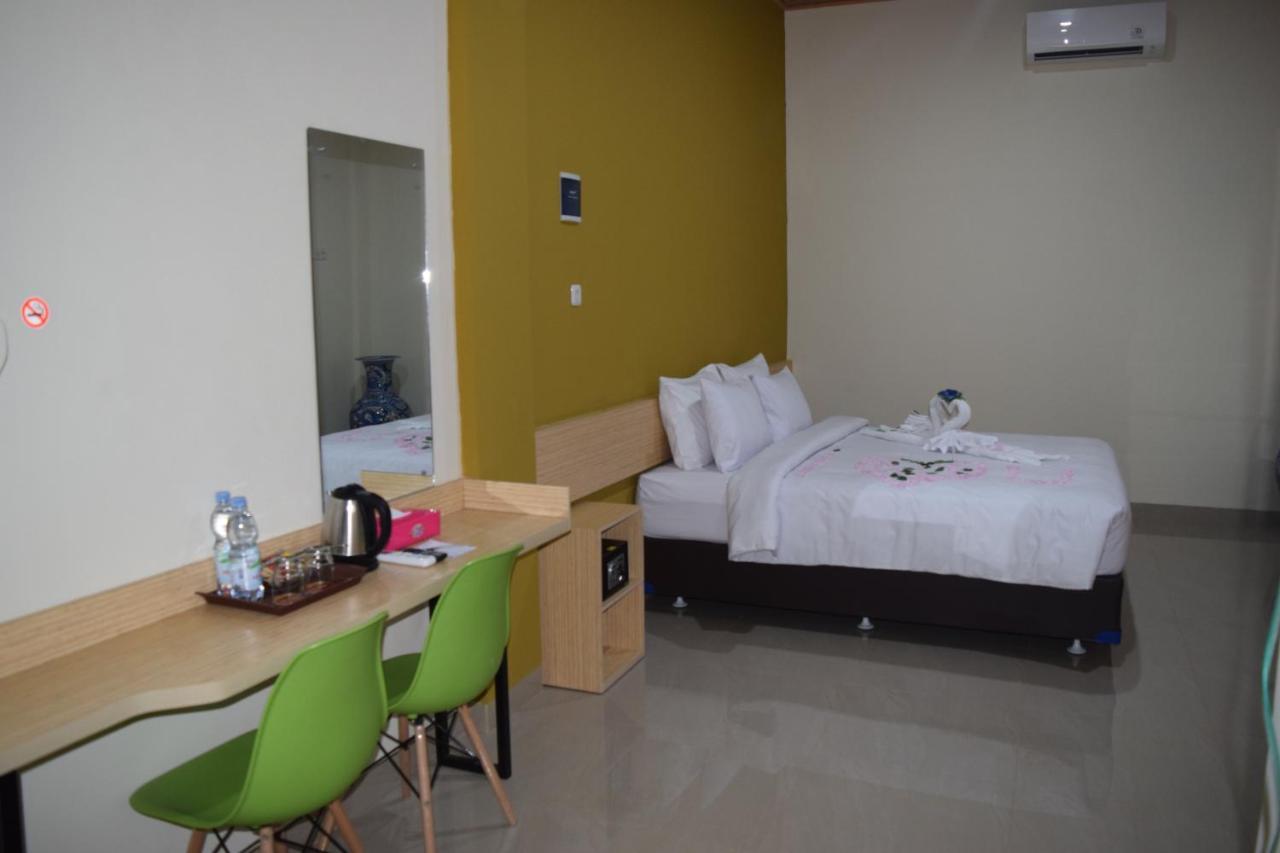 Hotel Sriwijaya 99 Palembang Exterior photo
